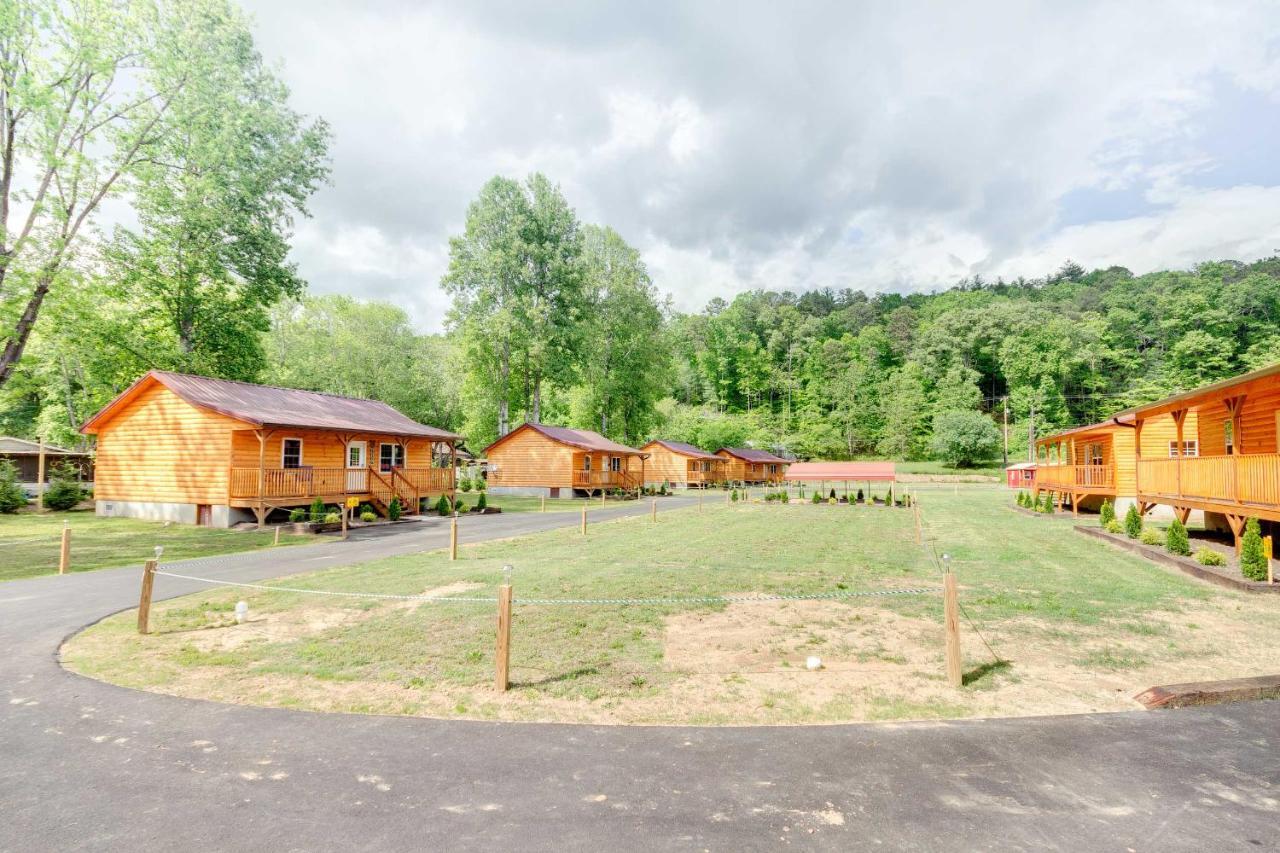 Newly Built Smoky Mountain Cabin Near Bryson City! エクステリア 写真